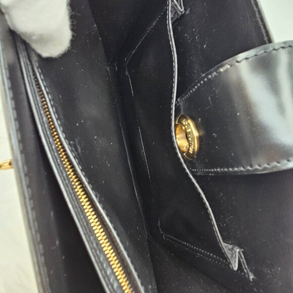 Louis Vuitton  Epi Capucines Shoulder Bag - Picture 10 of 17